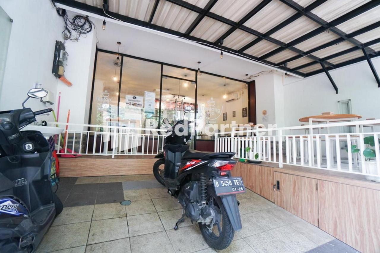 Eascot Hotel Mitra Reddoorz จาการ์ตา ภายนอก รูปภาพ