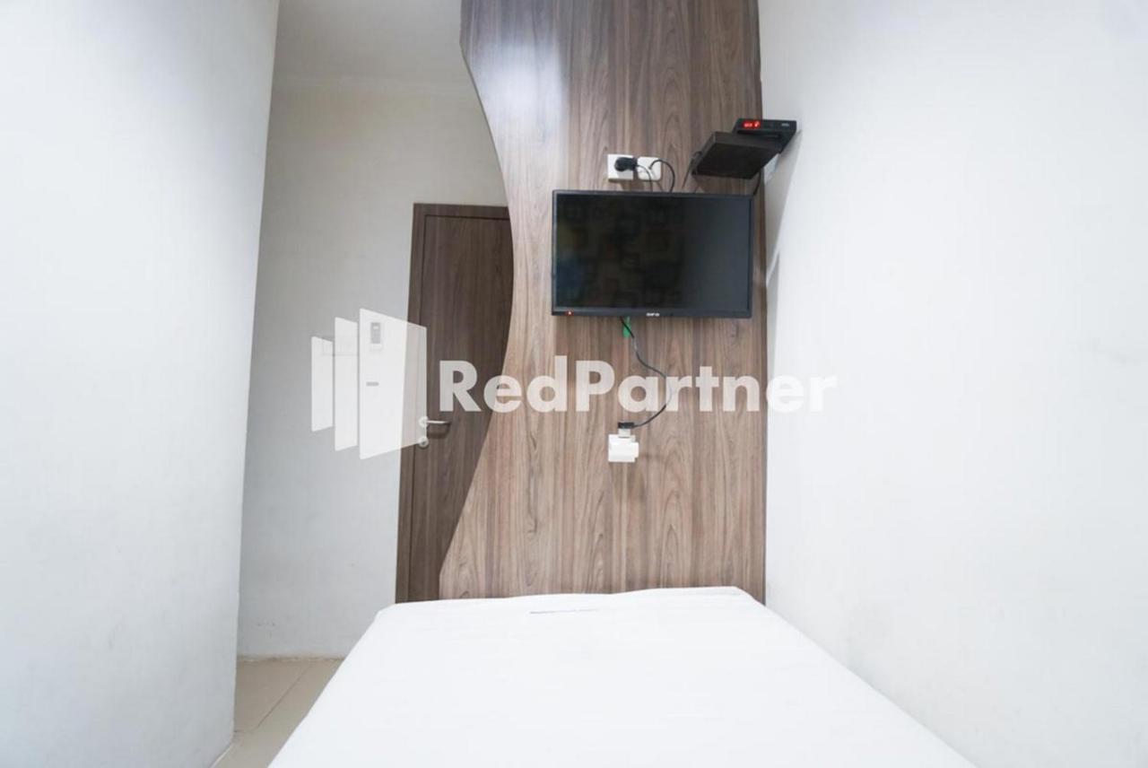 Eascot Hotel Mitra Reddoorz จาการ์ตา ภายนอก รูปภาพ