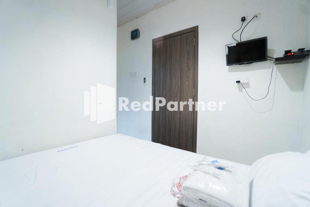 Eascot Hotel Mitra Reddoorz จาการ์ตา ภายนอก รูปภาพ