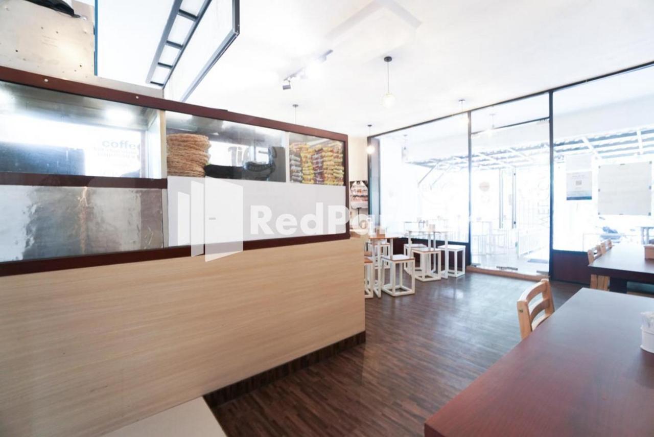 Eascot Hotel Mitra Reddoorz จาการ์ตา ภายนอก รูปภาพ