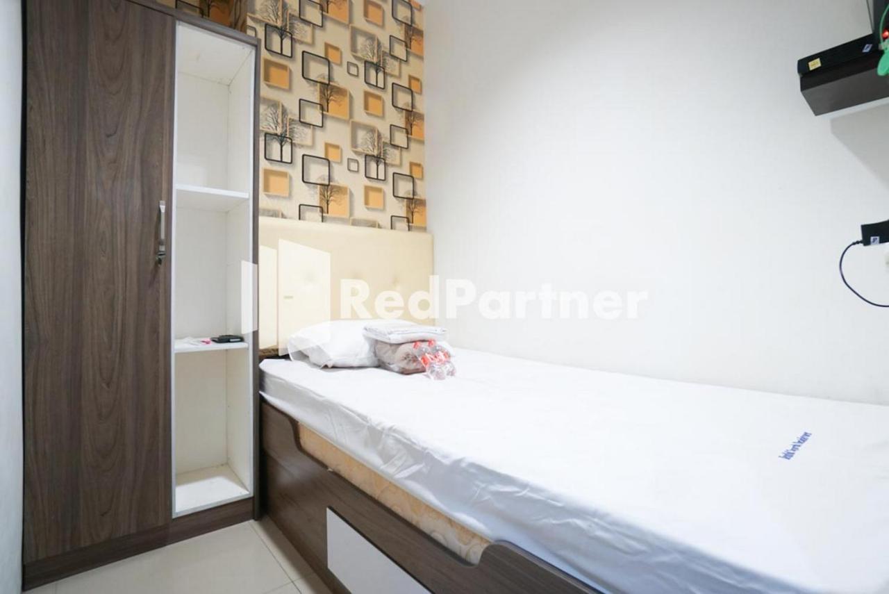 Eascot Hotel Mitra Reddoorz จาการ์ตา ภายนอก รูปภาพ